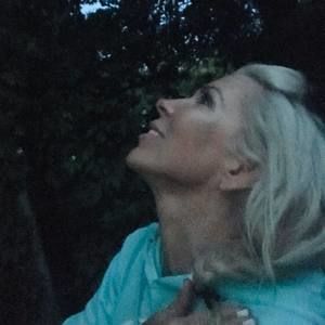 Meet your Posher, Yvette